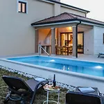 Tatil Evi Carneol Kaldanija