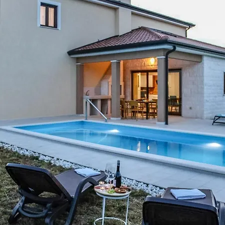 Holiday home Carneol Kaldanija