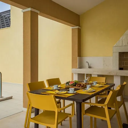 Carneol Holiday home Kaldanija