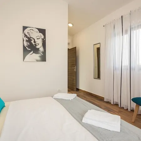 Holiday home Carneol *